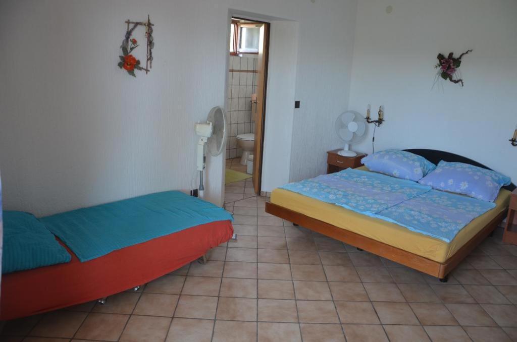 Apartmani Kemac Stara Novalja Kültér fotó